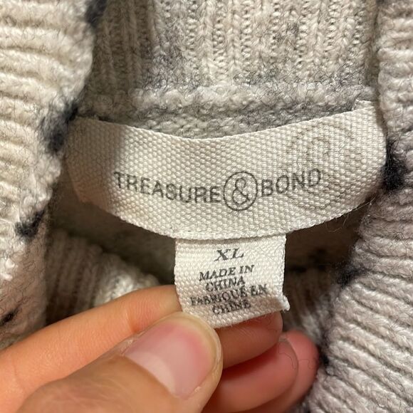 Treasure and Bond white turtleneck sweater with black spots all over it - Picture 8 of 10